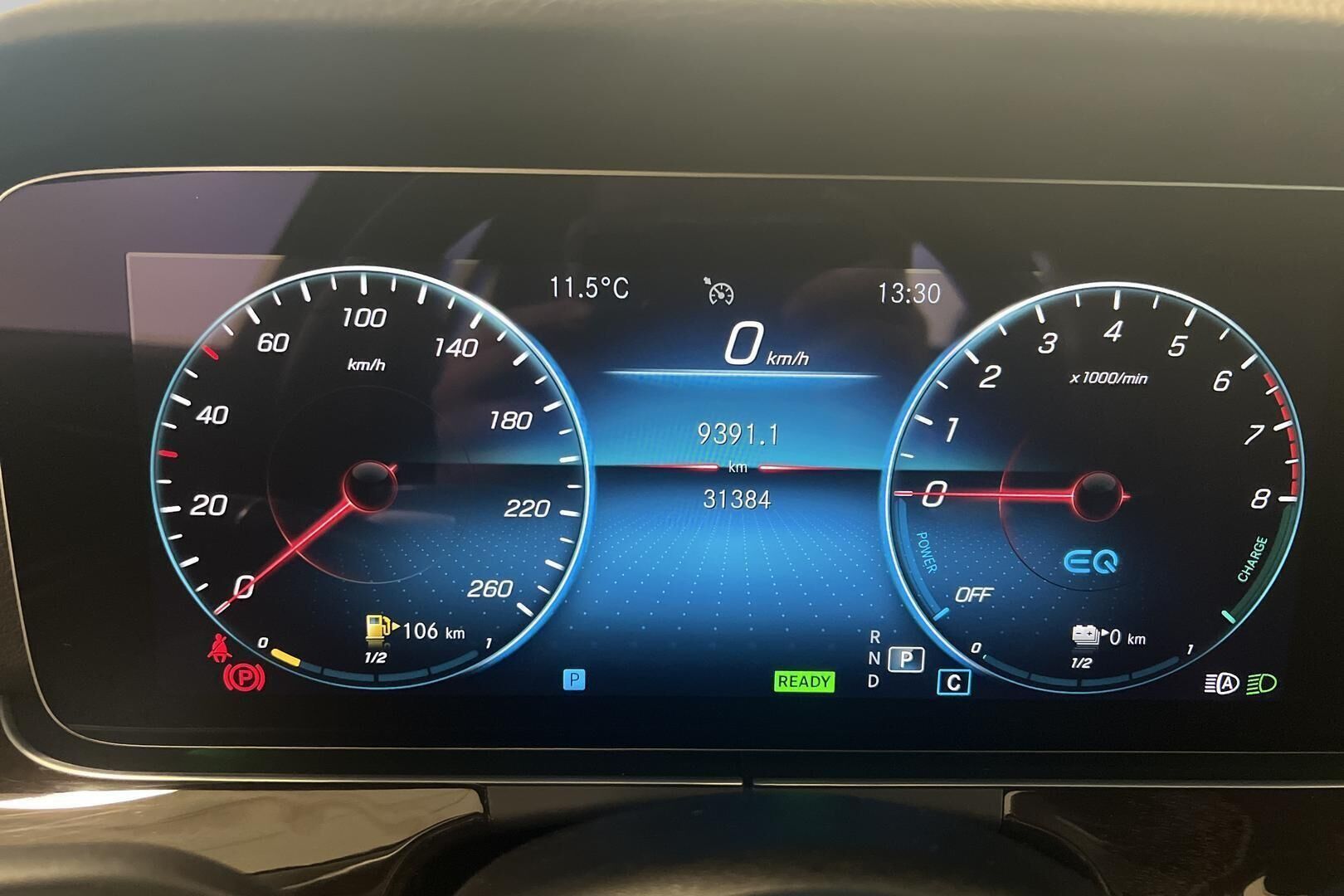Mercedes-Benz E iso kuva 14