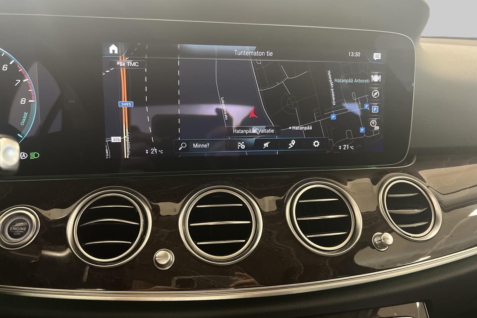 Mercedes-Benz E iso kuva 14