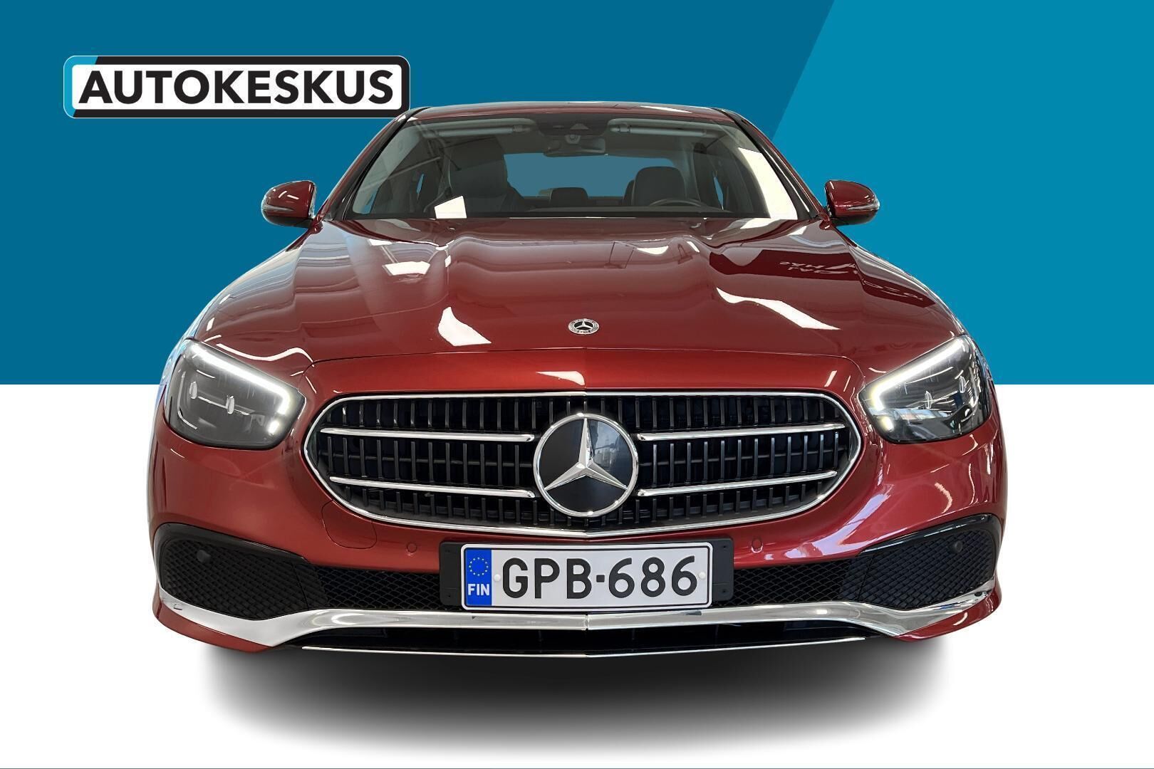 Mercedes-Benz E iso kuva 2