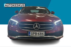 Mercedes-Benz E esikatselu 2