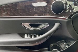 Mercedes-Benz E esikatselu 19