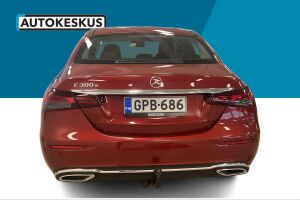 Mercedes-Benz E esikatselu 6