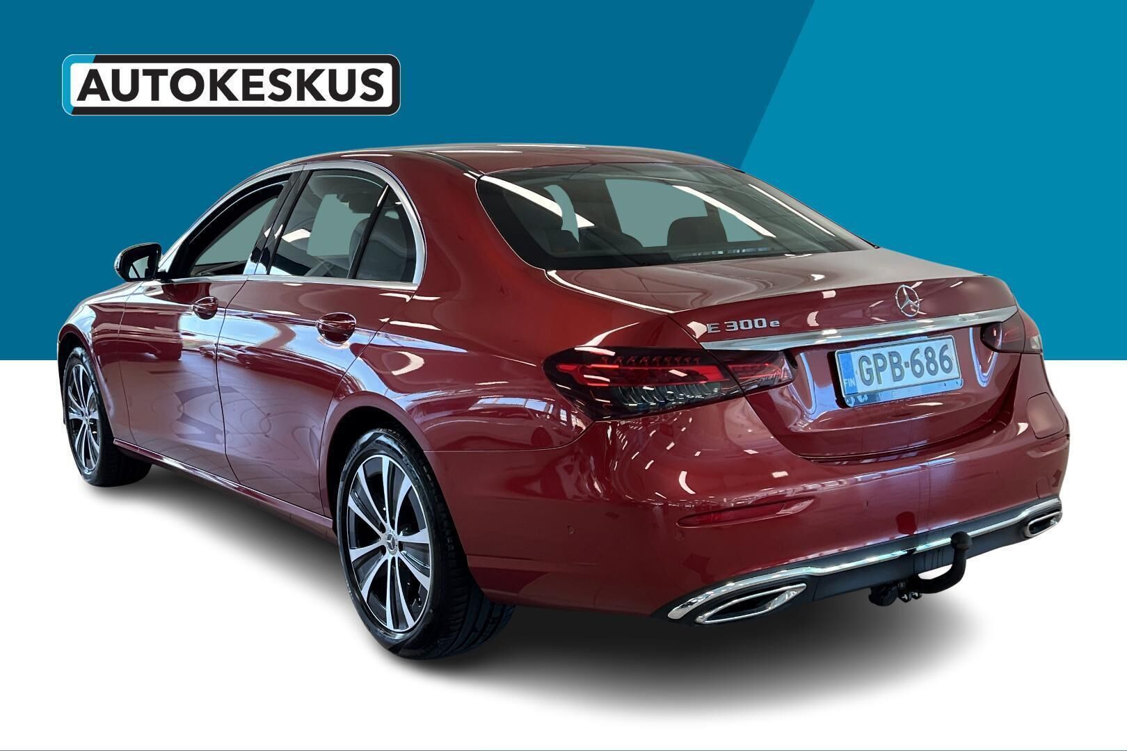 Mercedes-Benz E iso kuva 7