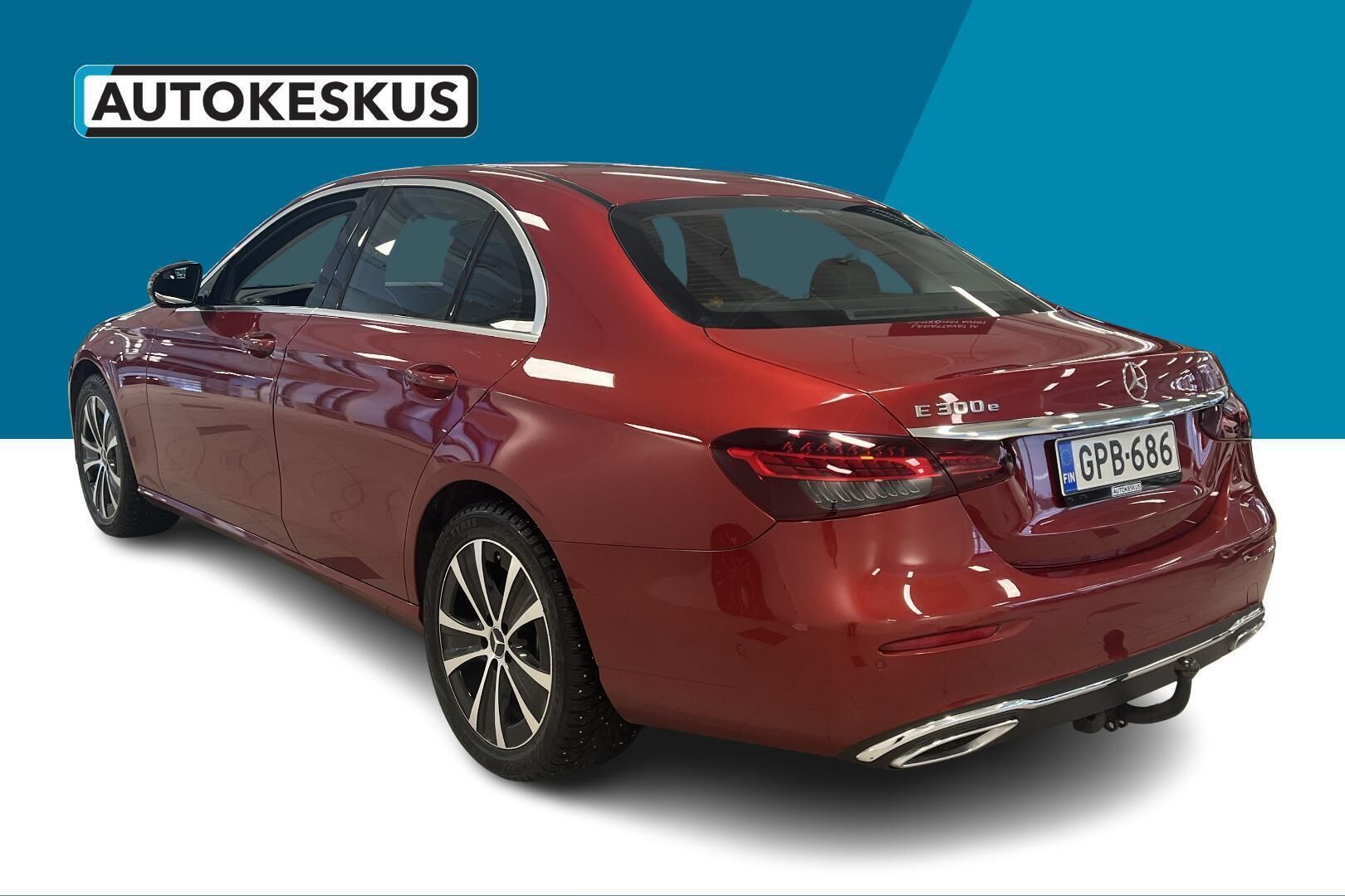 Mercedes-Benz E iso kuva 7