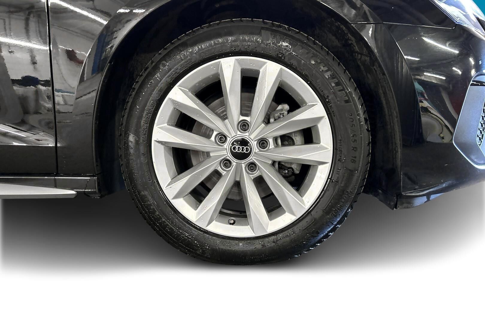 Audi A3 iso kuva 13