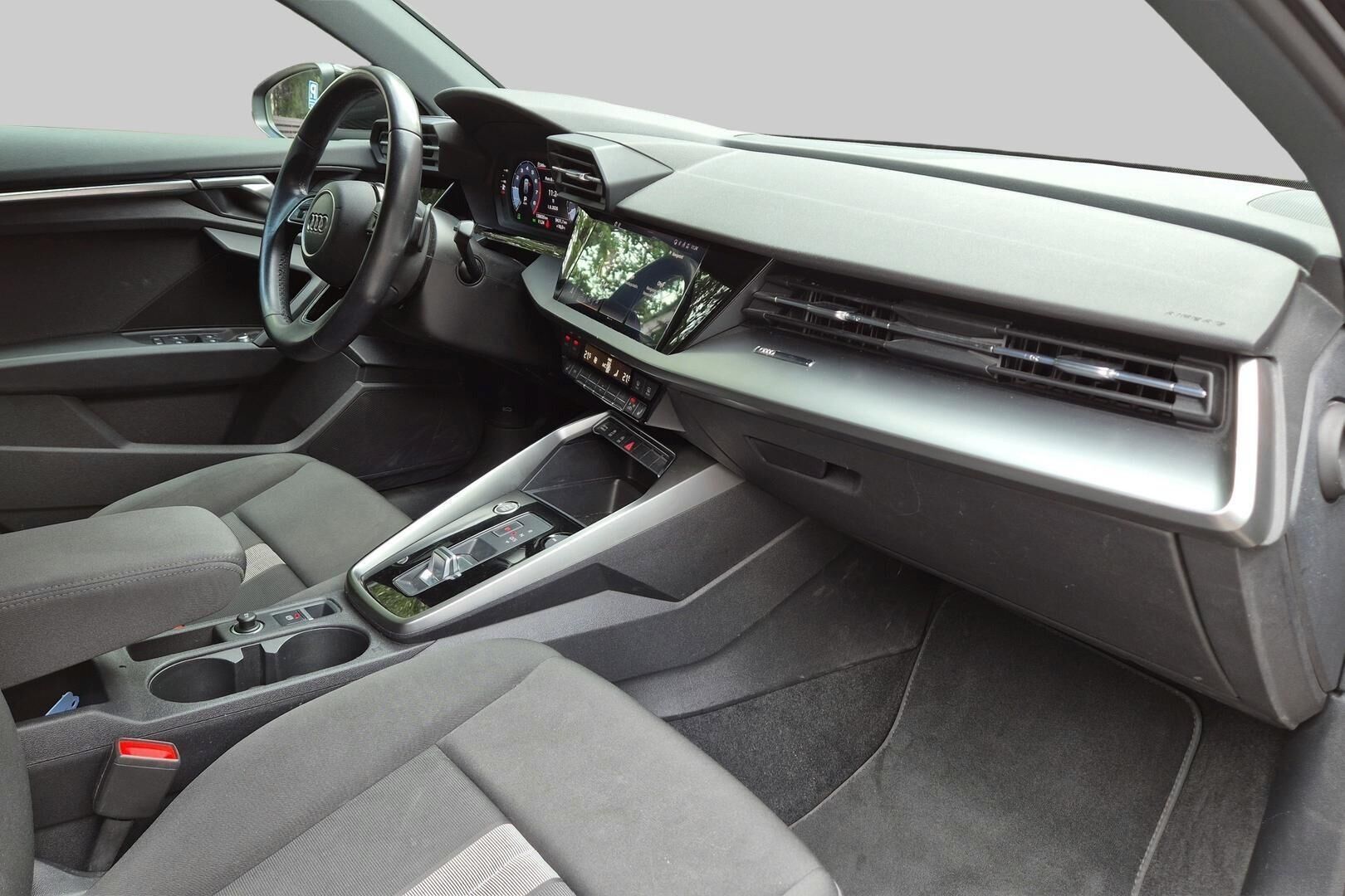 Audi A3 iso kuva 5