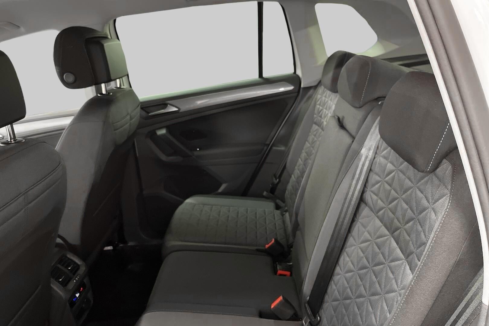 Volkswagen Tiguan iso kuva 10