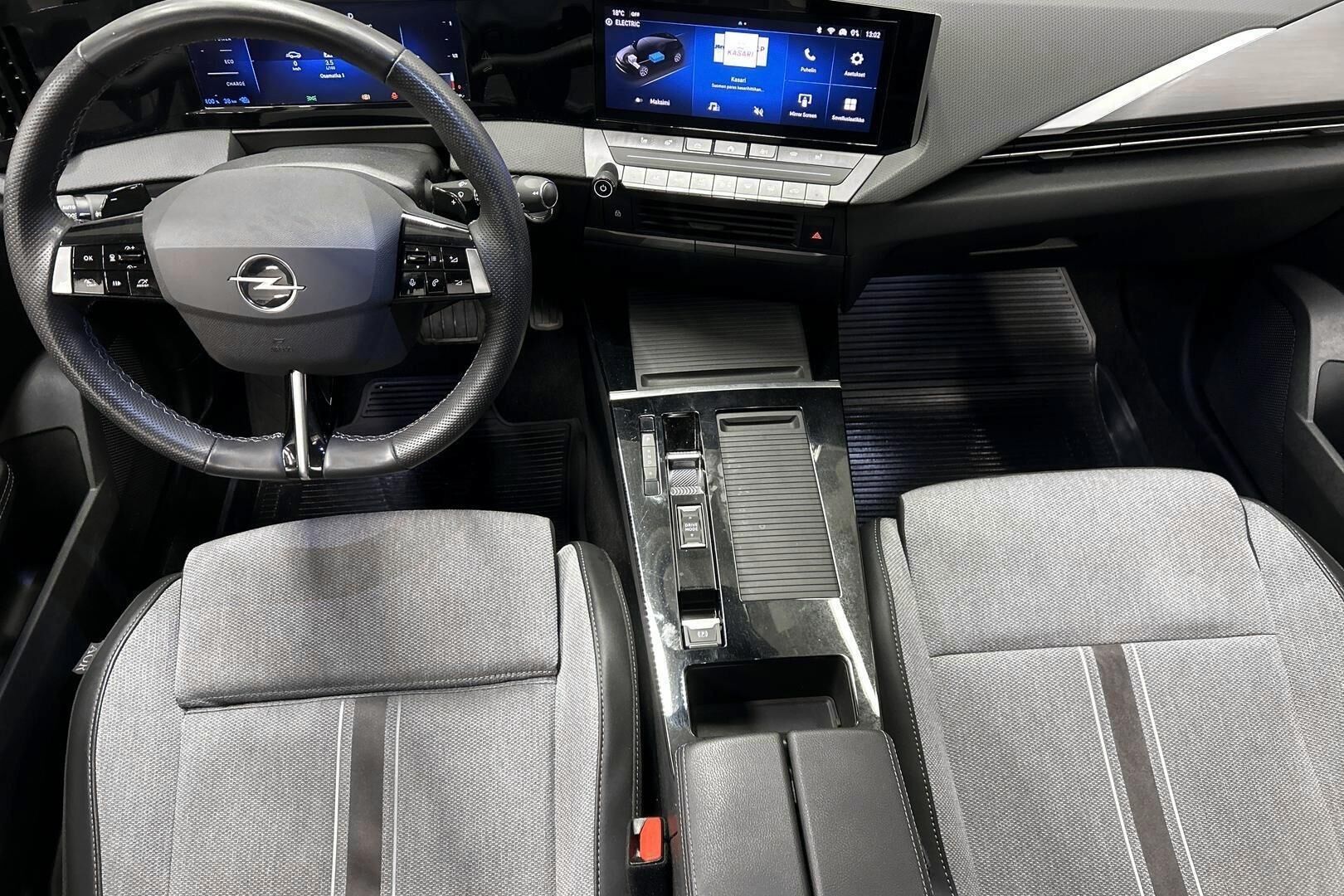 Opel Astra iso kuva 11