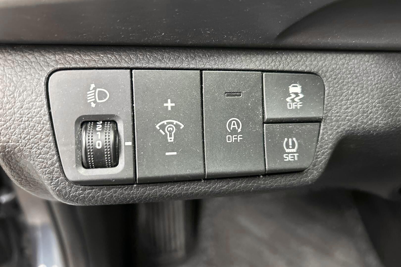 Kia Stonic iso kuva 12