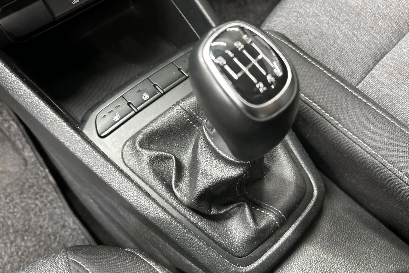 Kia Stonic iso kuva 19
