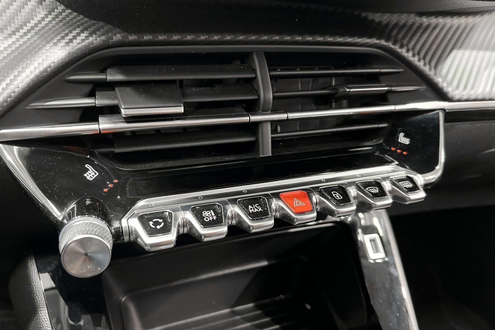 Peugeot 208 iso kuva 17