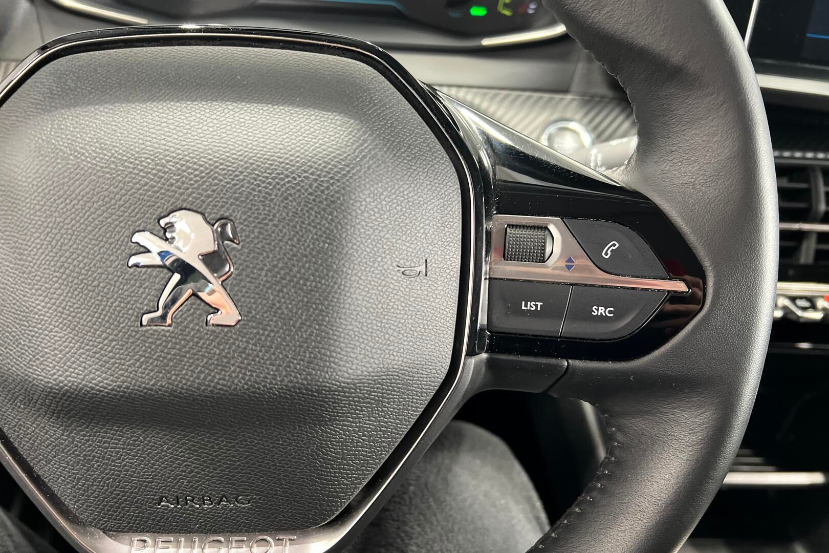 Peugeot e-2008 iso kuva 12