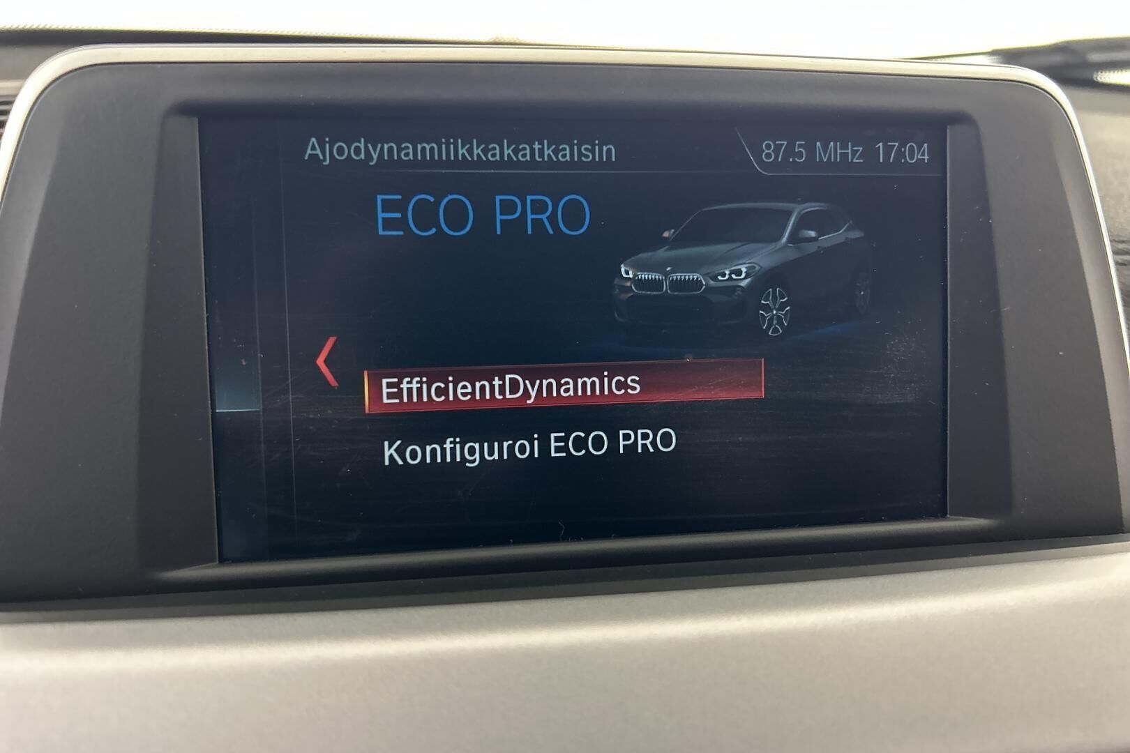 BMW X2 iso kuva 18