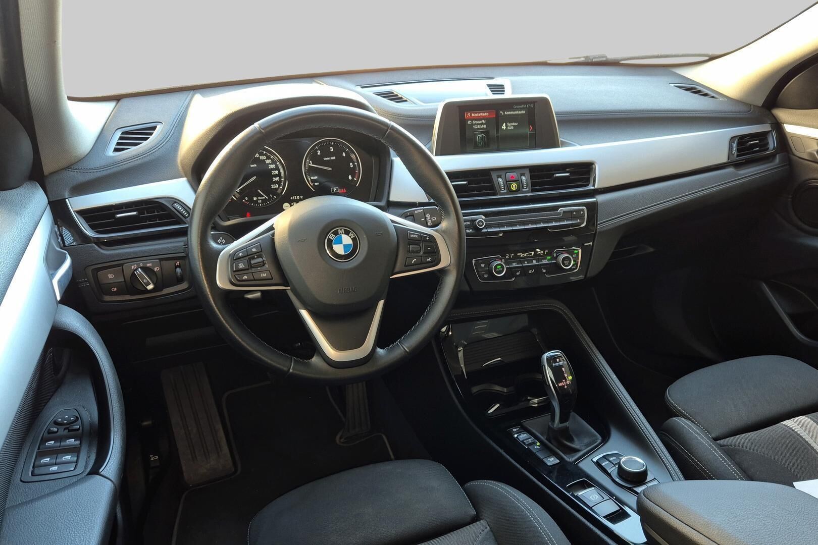 BMW X2 iso kuva 2