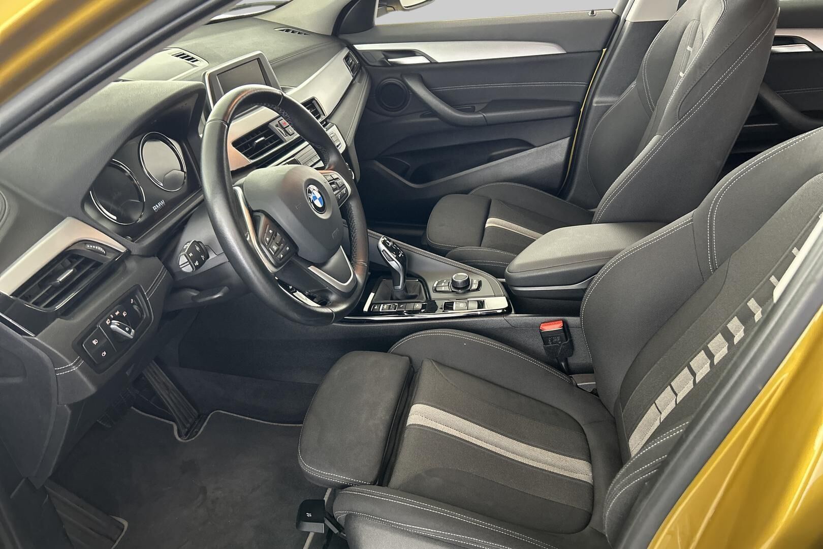 BMW X2 iso kuva 9