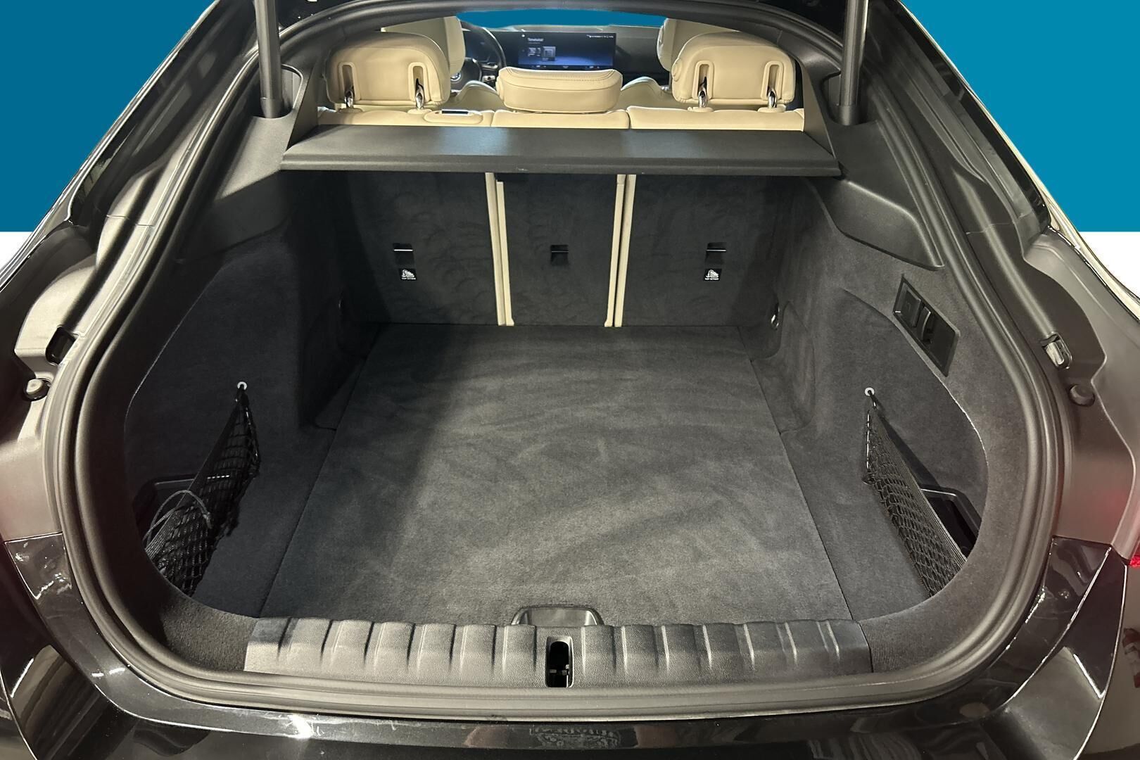 BMW i4 iso kuva 8