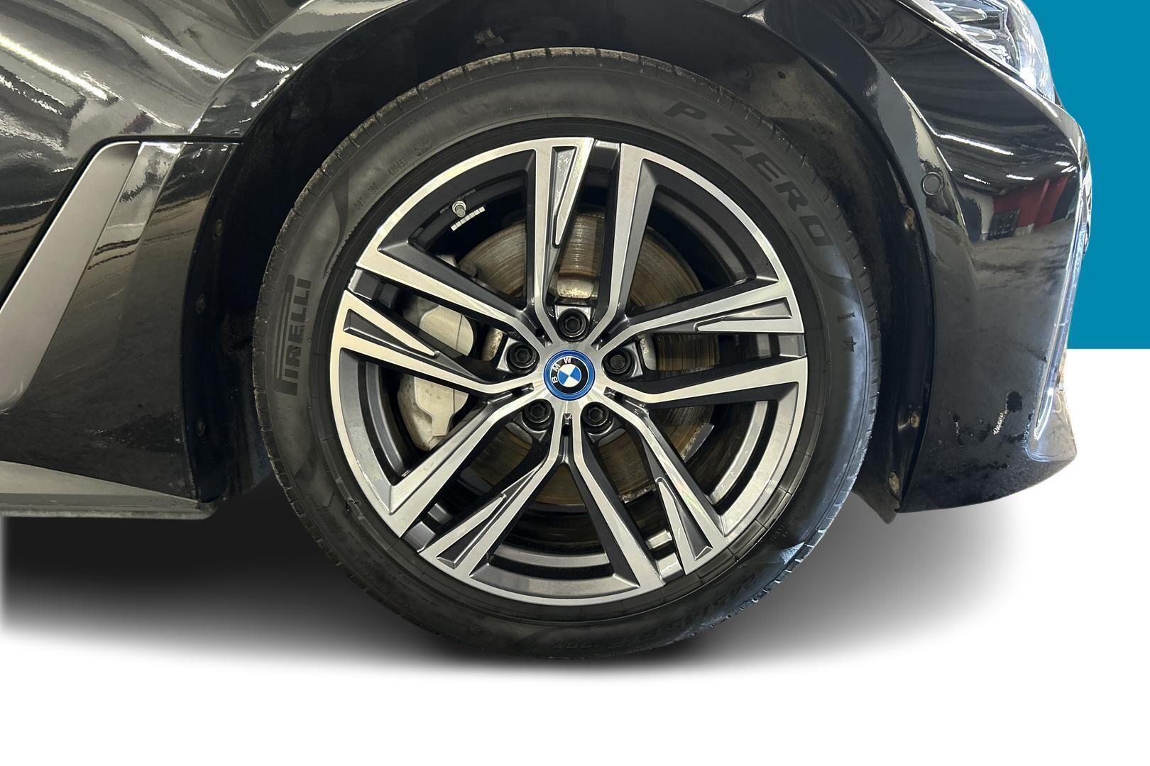 BMW i4 iso kuva 9