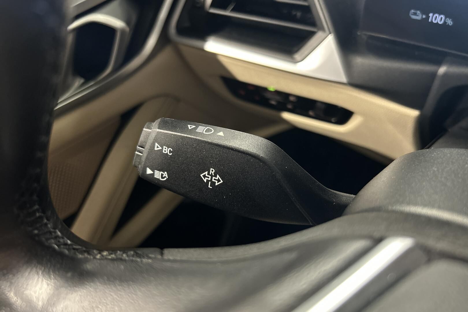 BMW i4 iso kuva 17