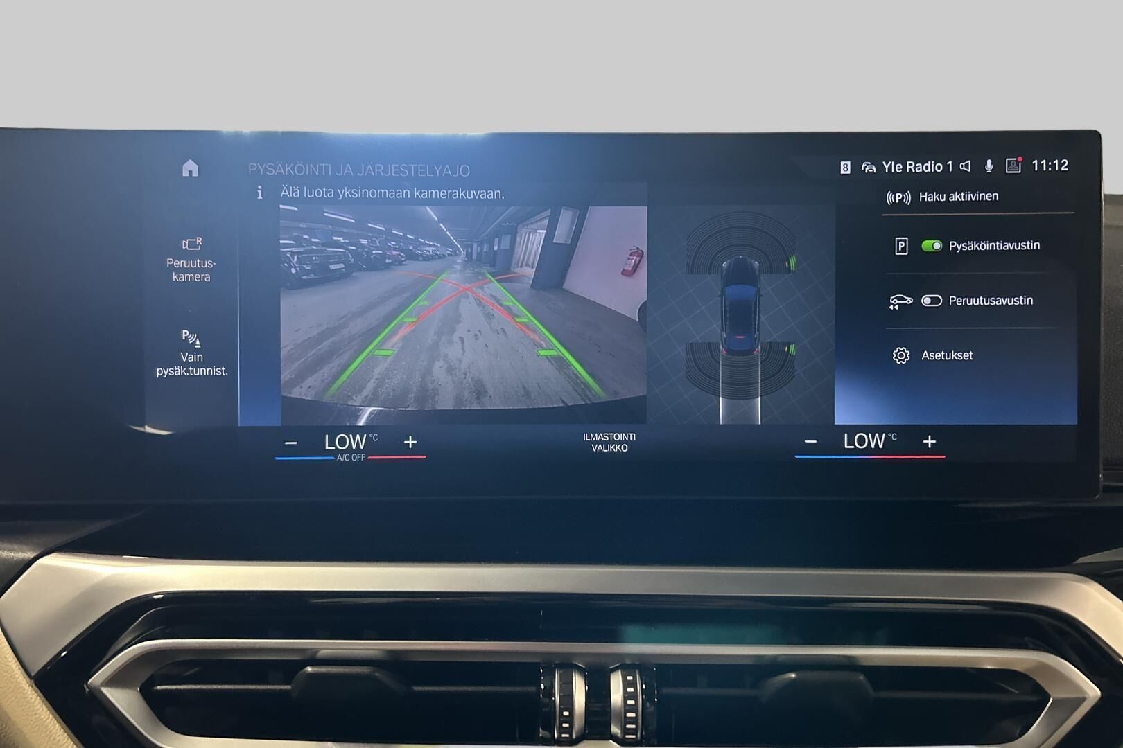 BMW i4 iso kuva 25