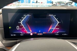 BMW i4 esikatselu 11