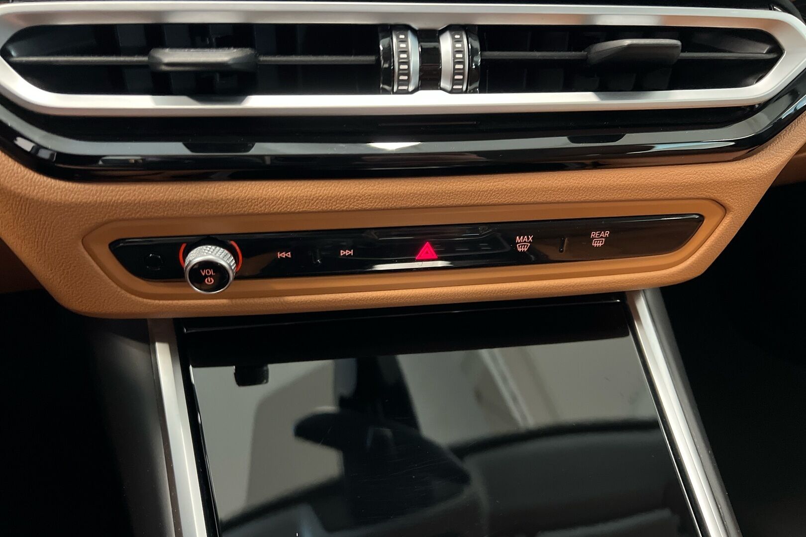 BMW i4 iso kuva 13