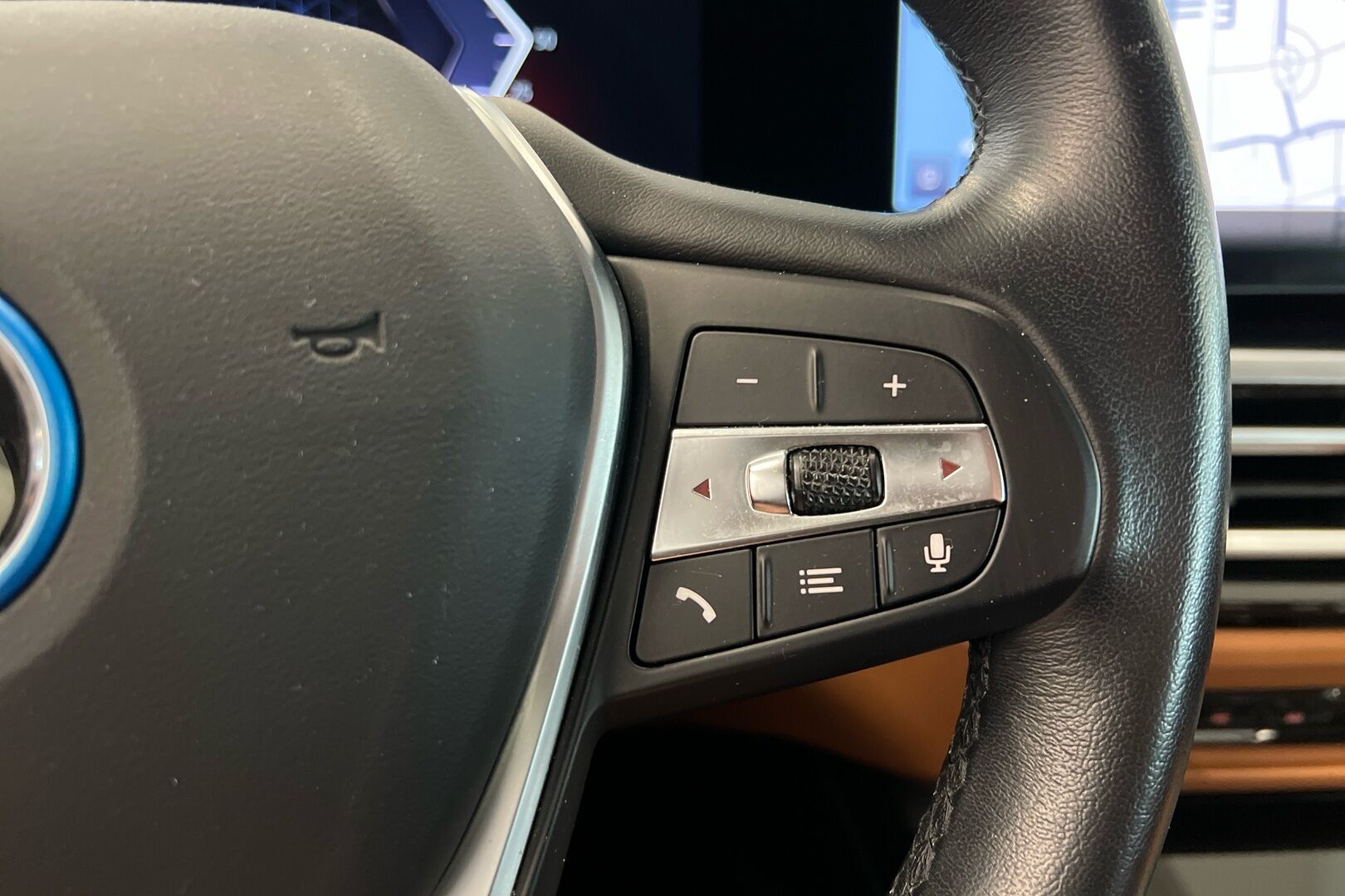 BMW i4 iso kuva 15