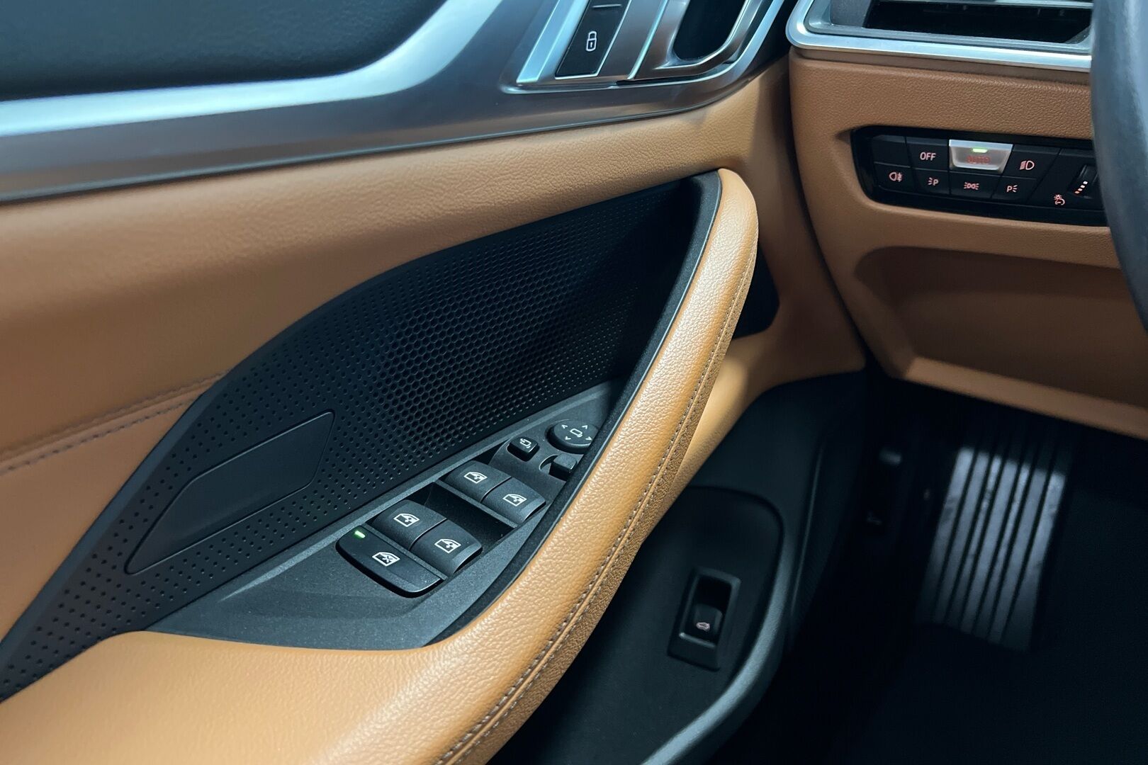 BMW i4 iso kuva 17