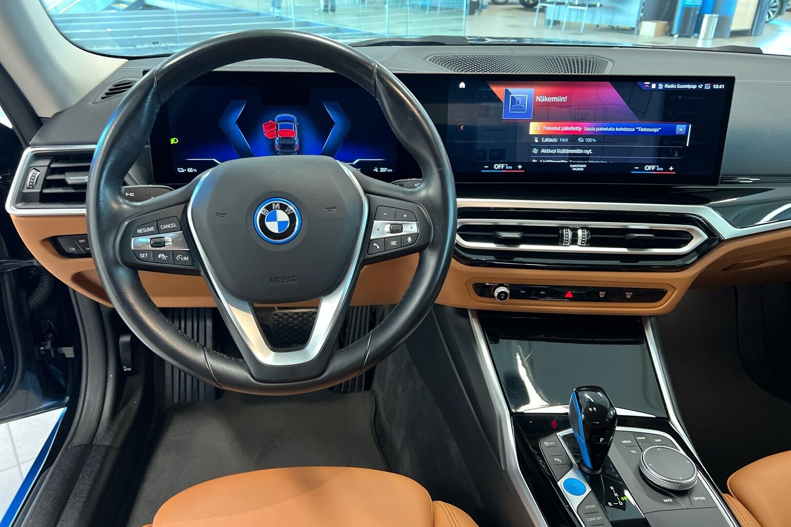 BMW i4 iso kuva 20