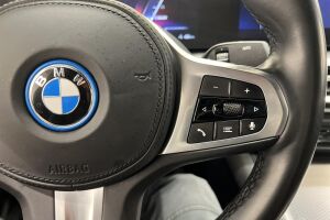 BMW i4 esikatselu 30