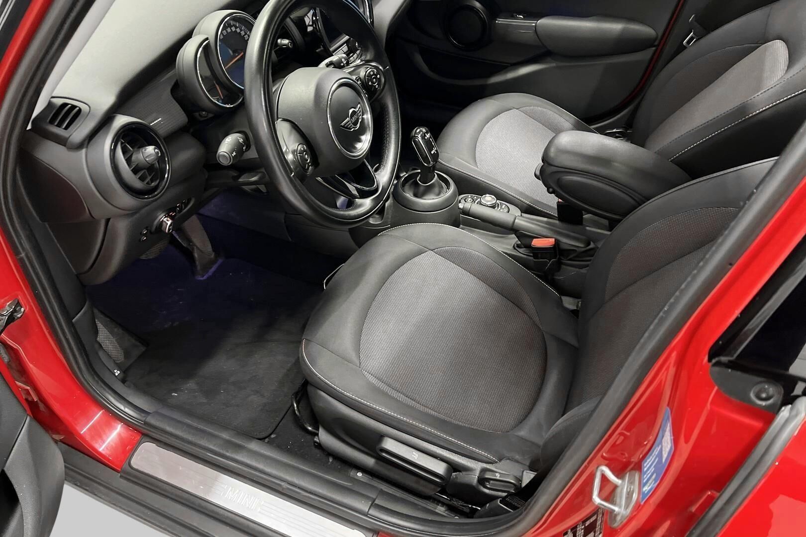 Mini COOPER iso kuva 14