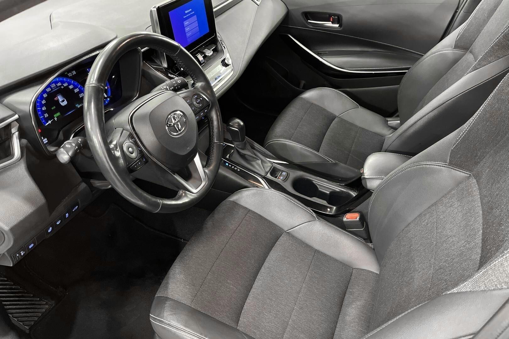 Toyota Corolla iso kuva 7