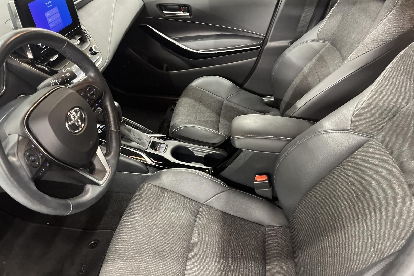 Toyota Corolla iso kuva 7