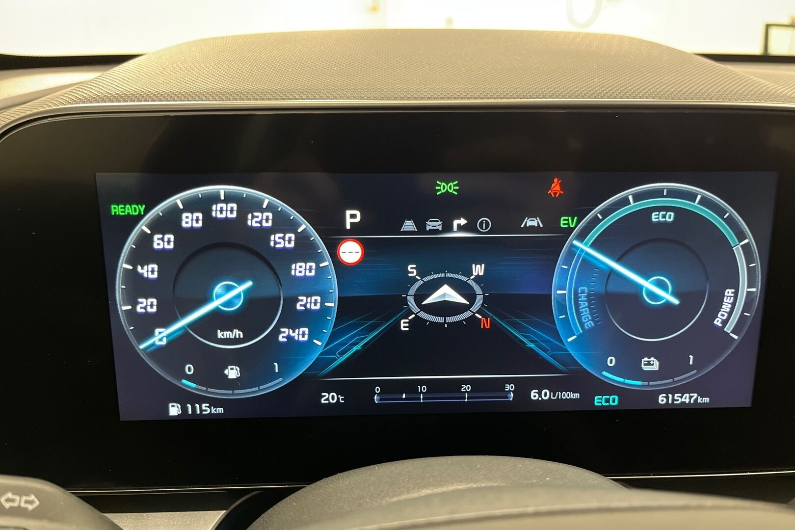Kia Niro iso kuva 12