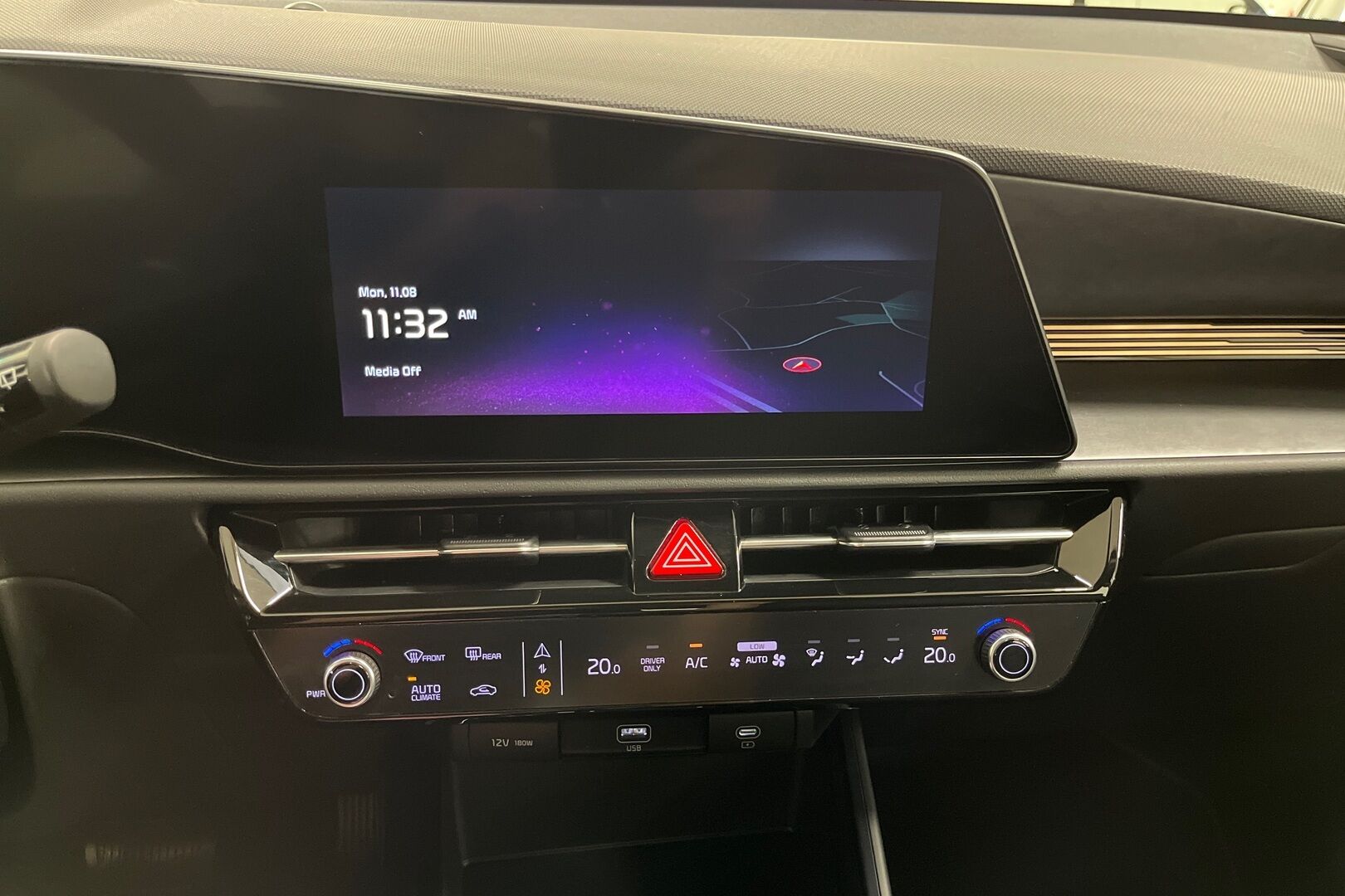 Kia Niro iso kuva 13