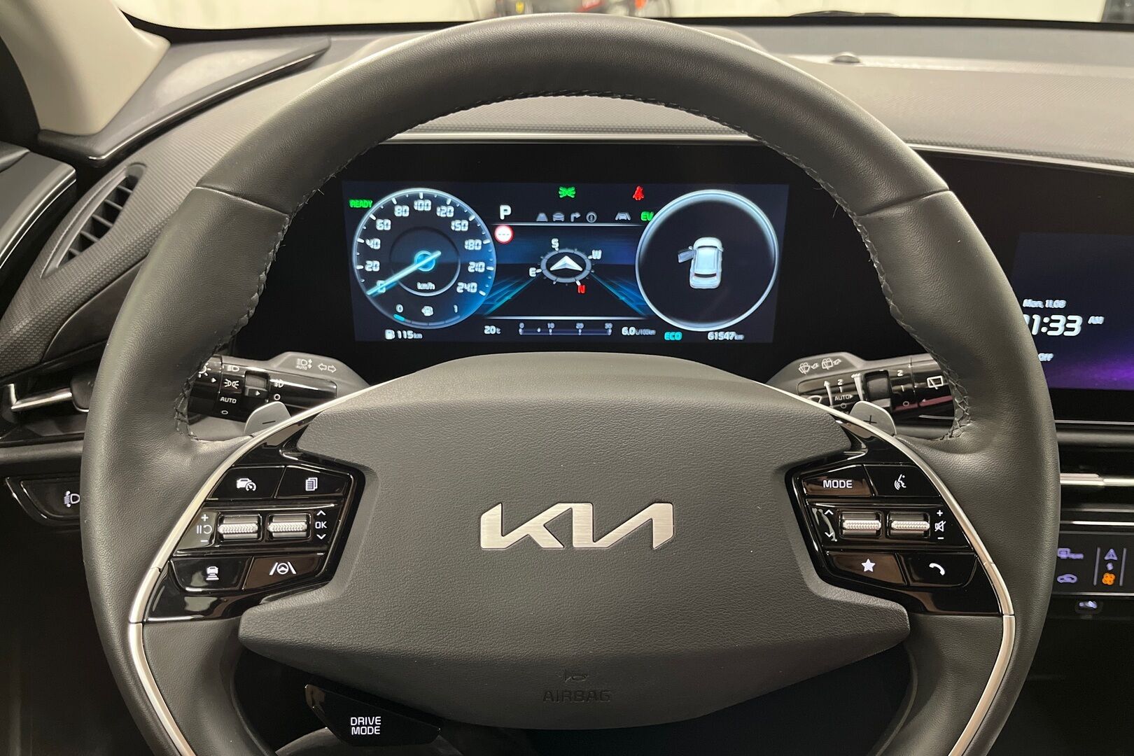 Kia Niro iso kuva 14