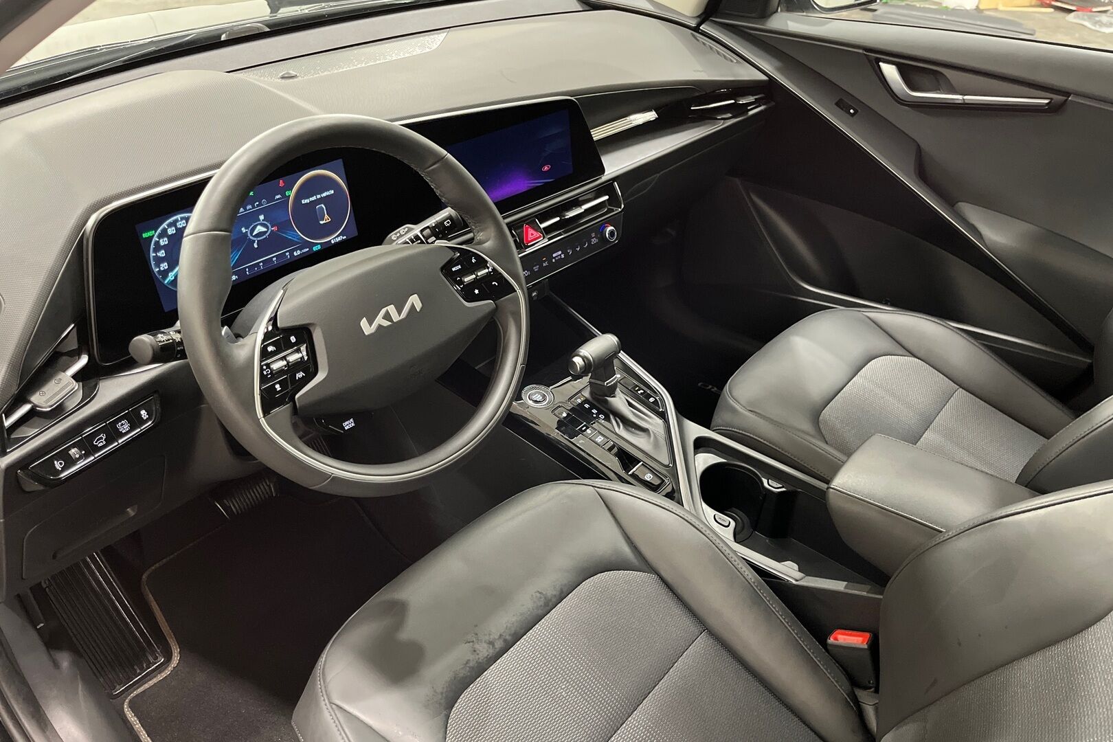 Kia Niro iso kuva 6