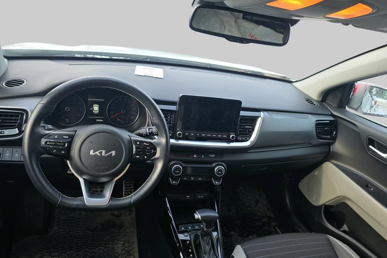 Kia Stonic iso kuva 1