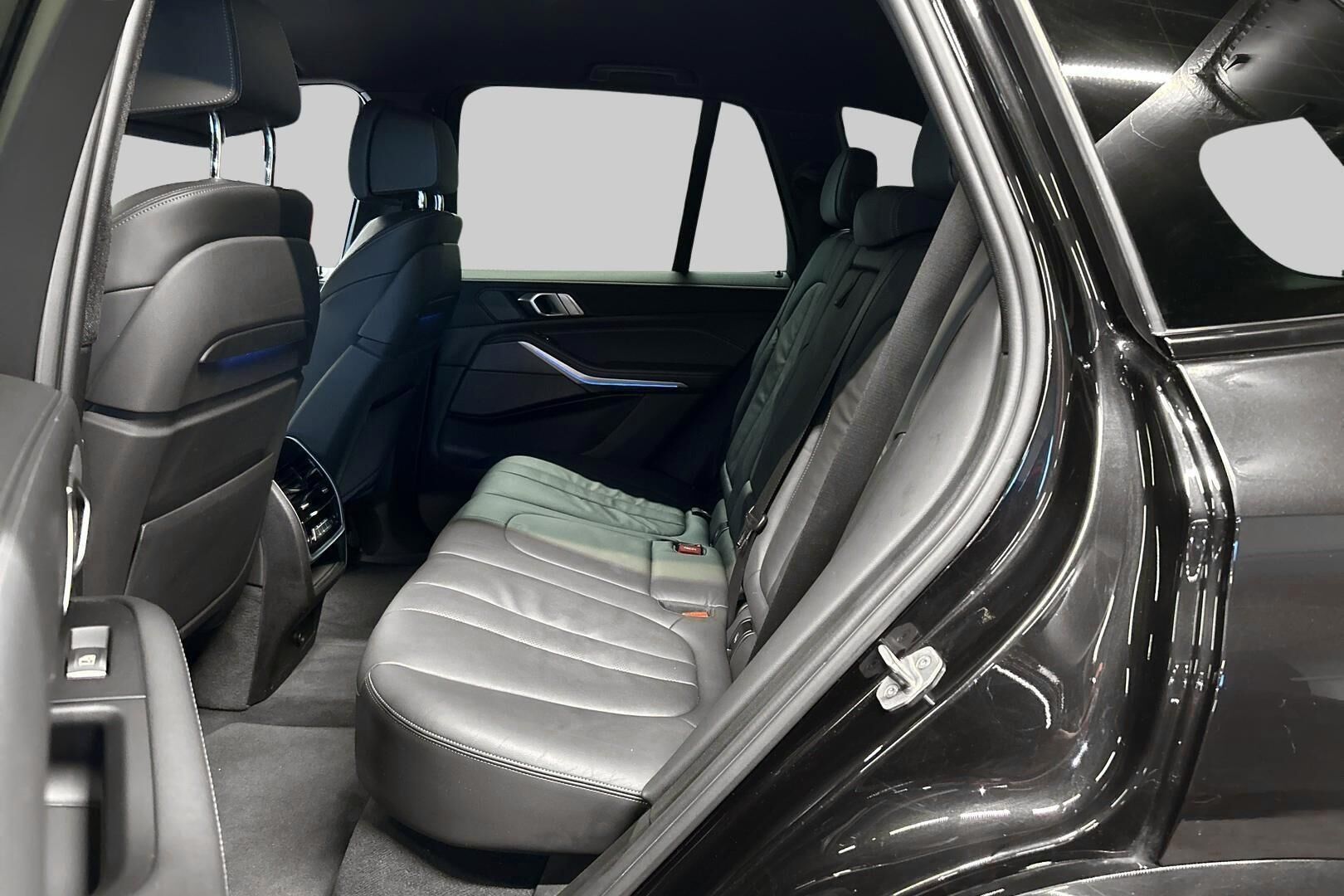 BMW X5 iso kuva 9