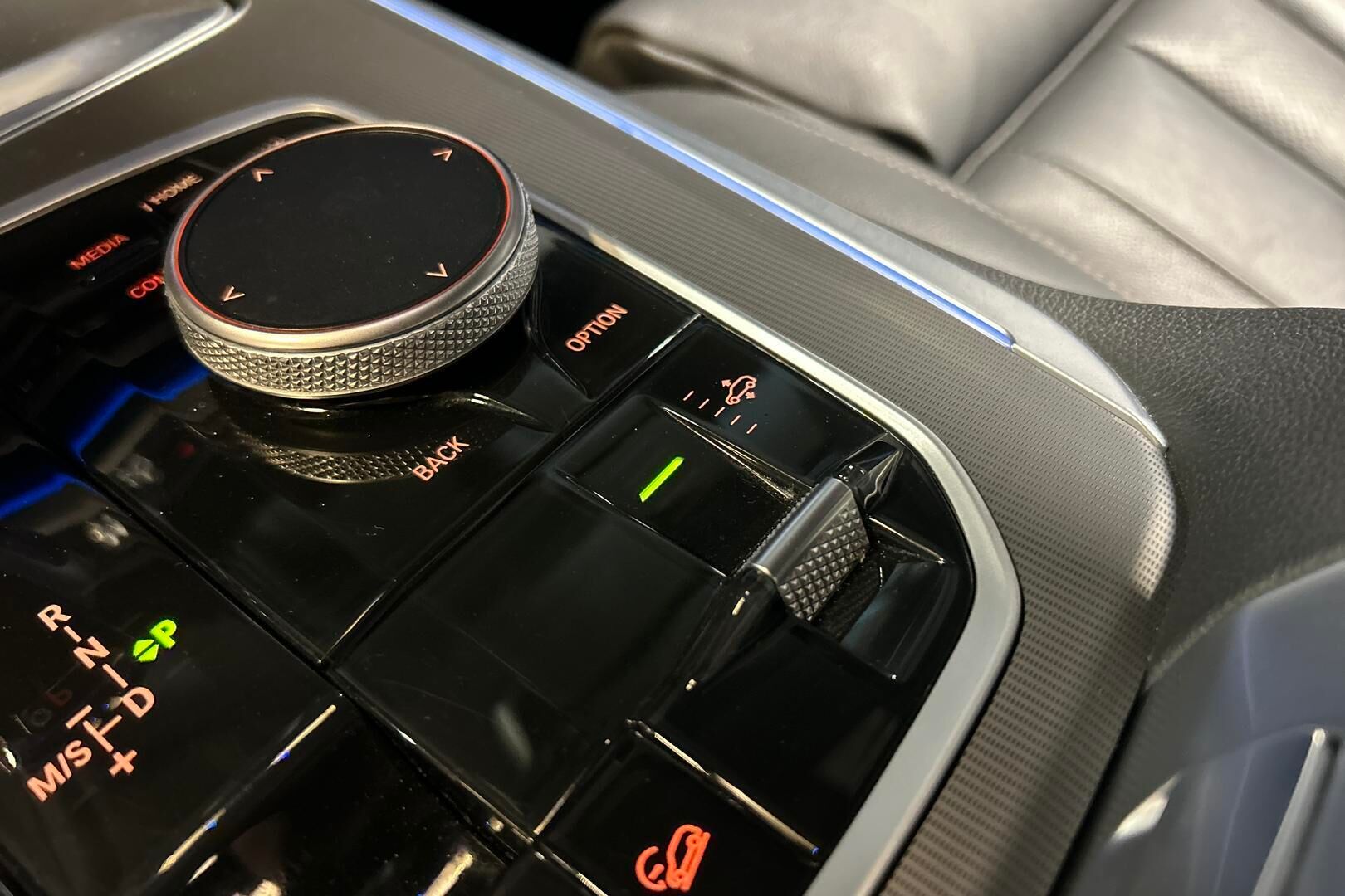 BMW X5 iso kuva 27