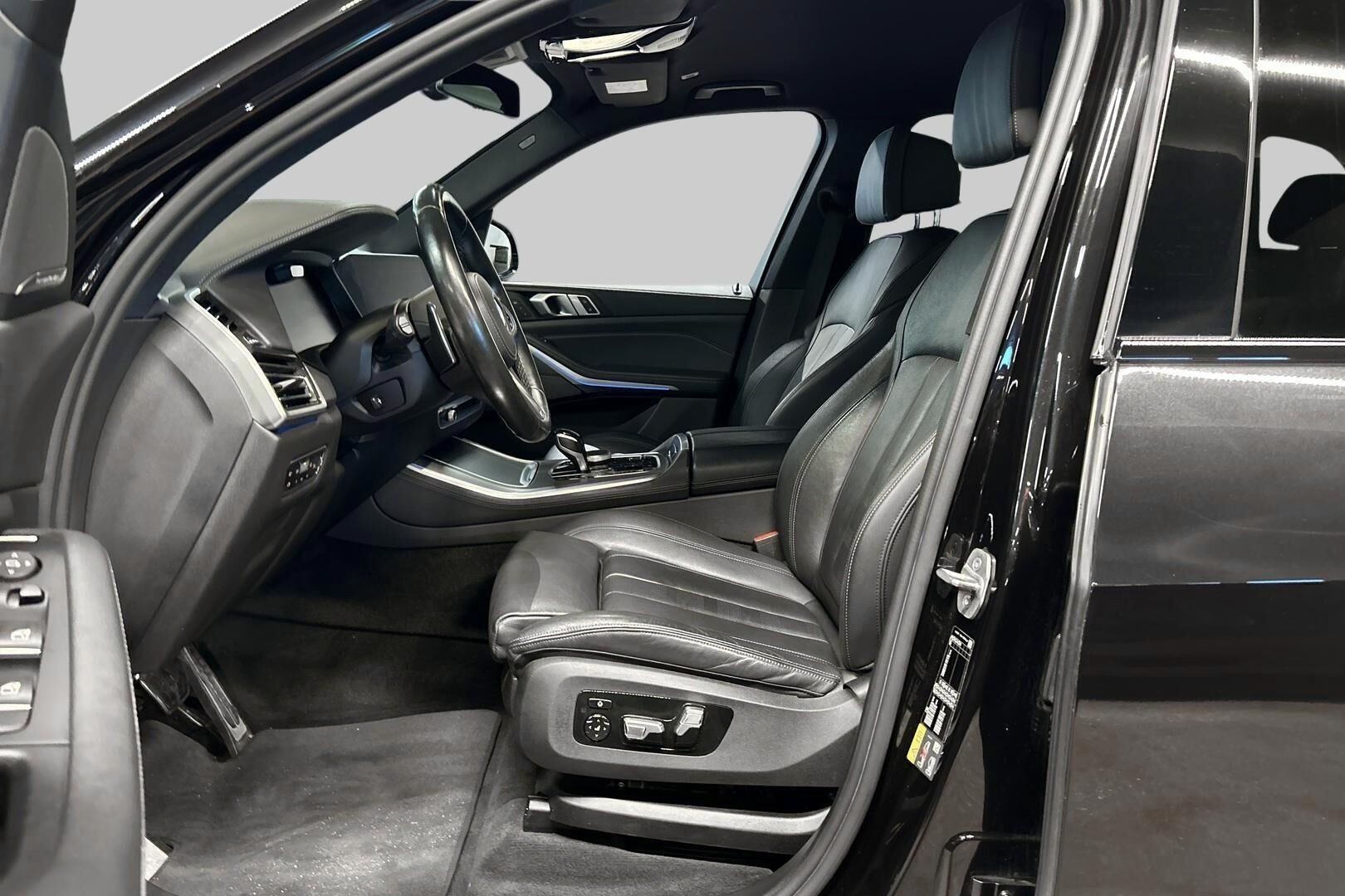 BMW X5 iso kuva 8