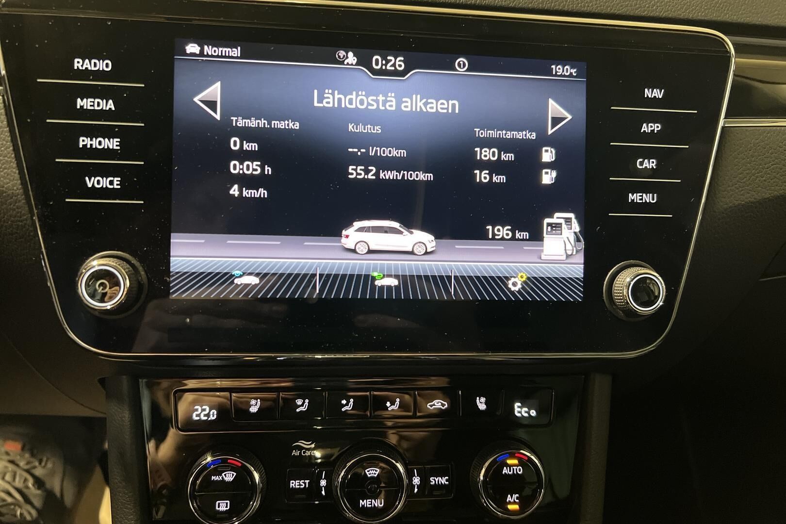 Skoda Superb iso kuva 15