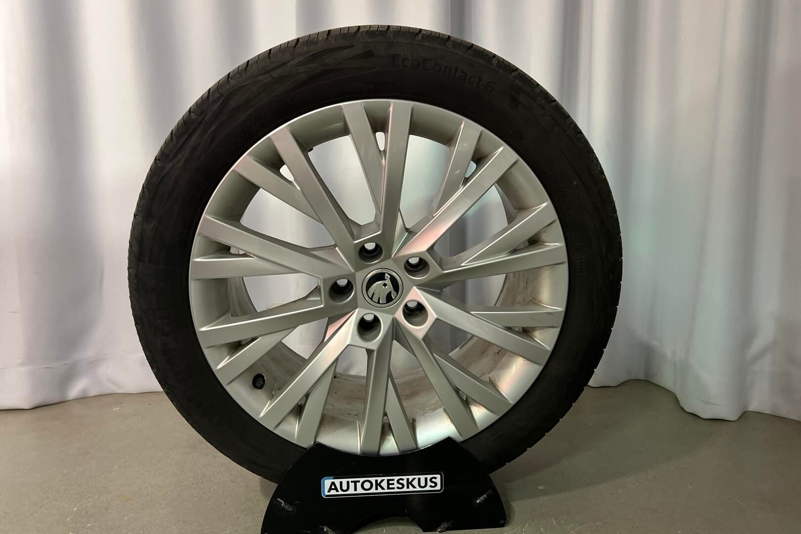 Skoda Superb iso kuva 20