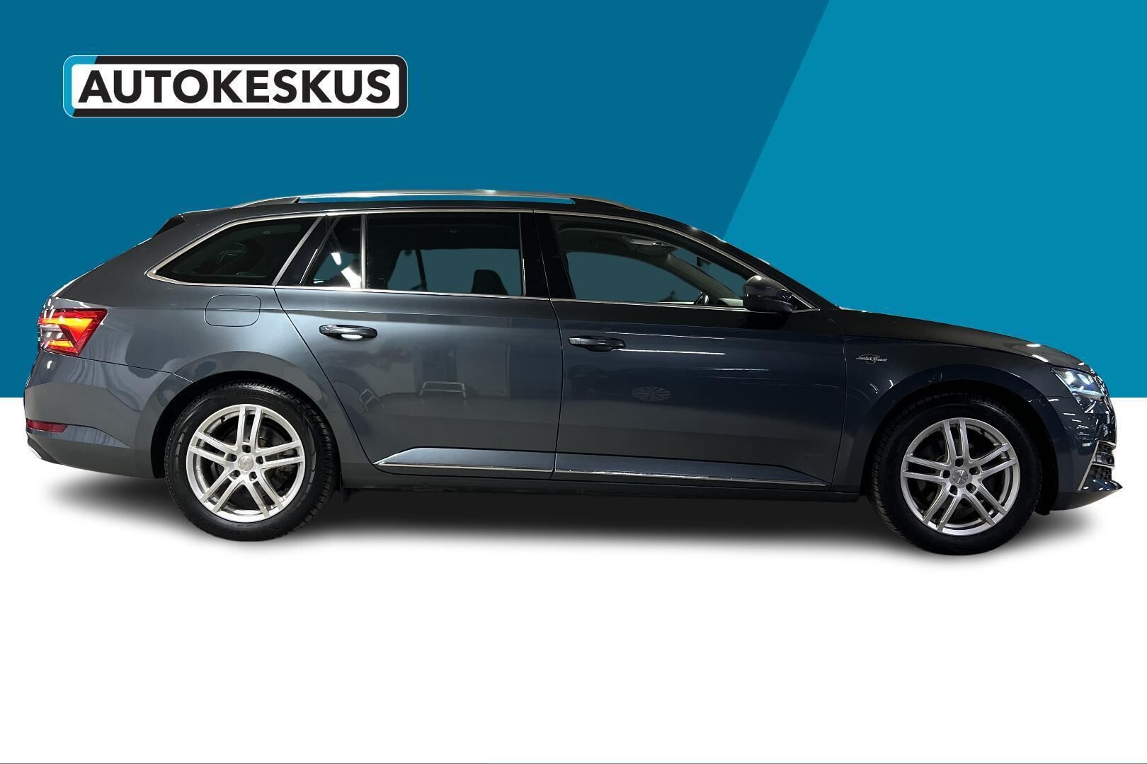 Skoda Superb iso kuva 4