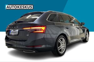 Skoda Superb esikatselu 5