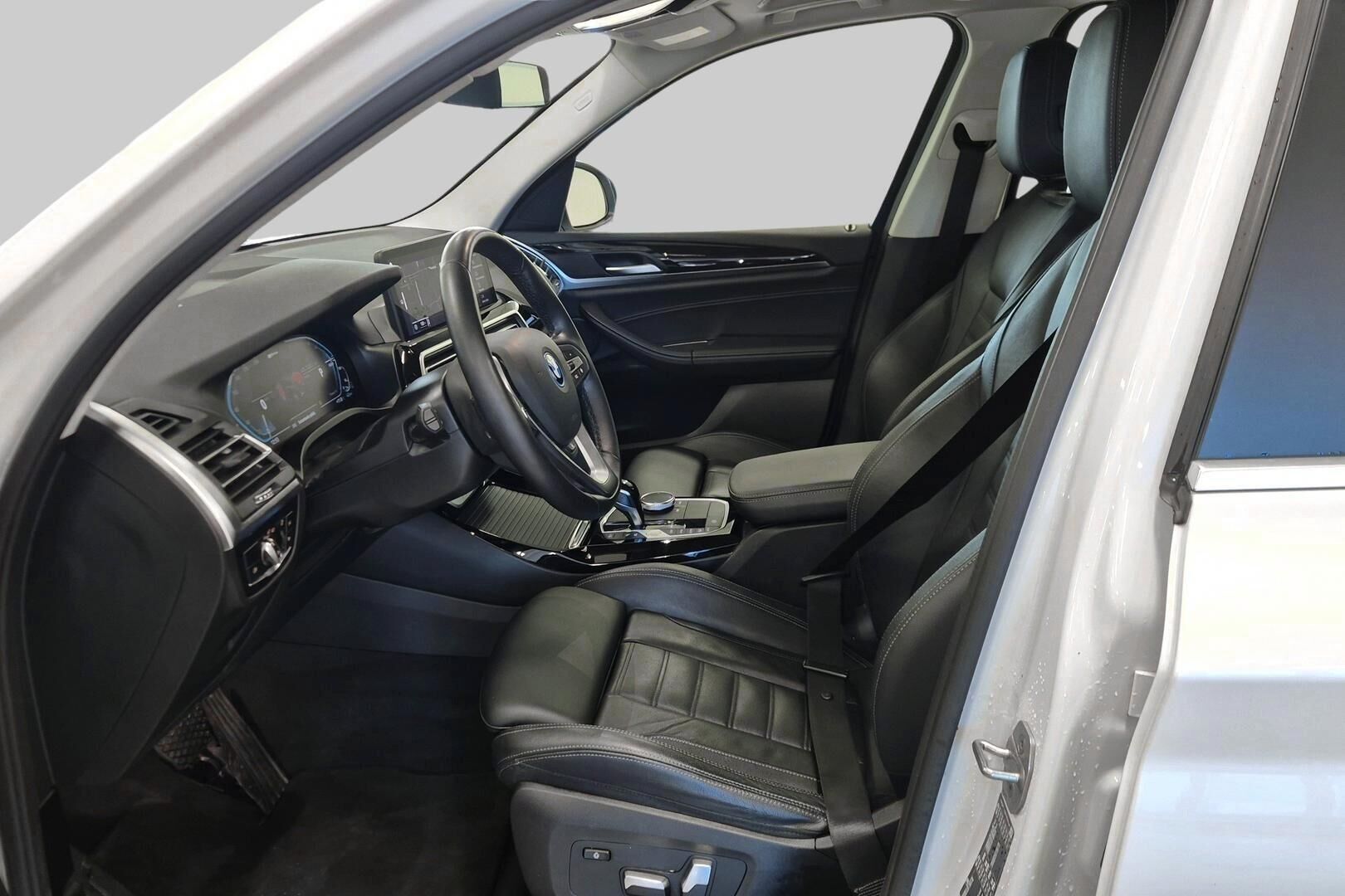BMW X3 iso kuva 8