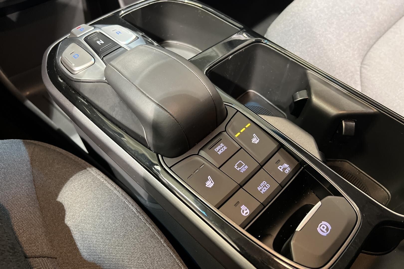 Hyundai IONIQ electric iso kuva 21