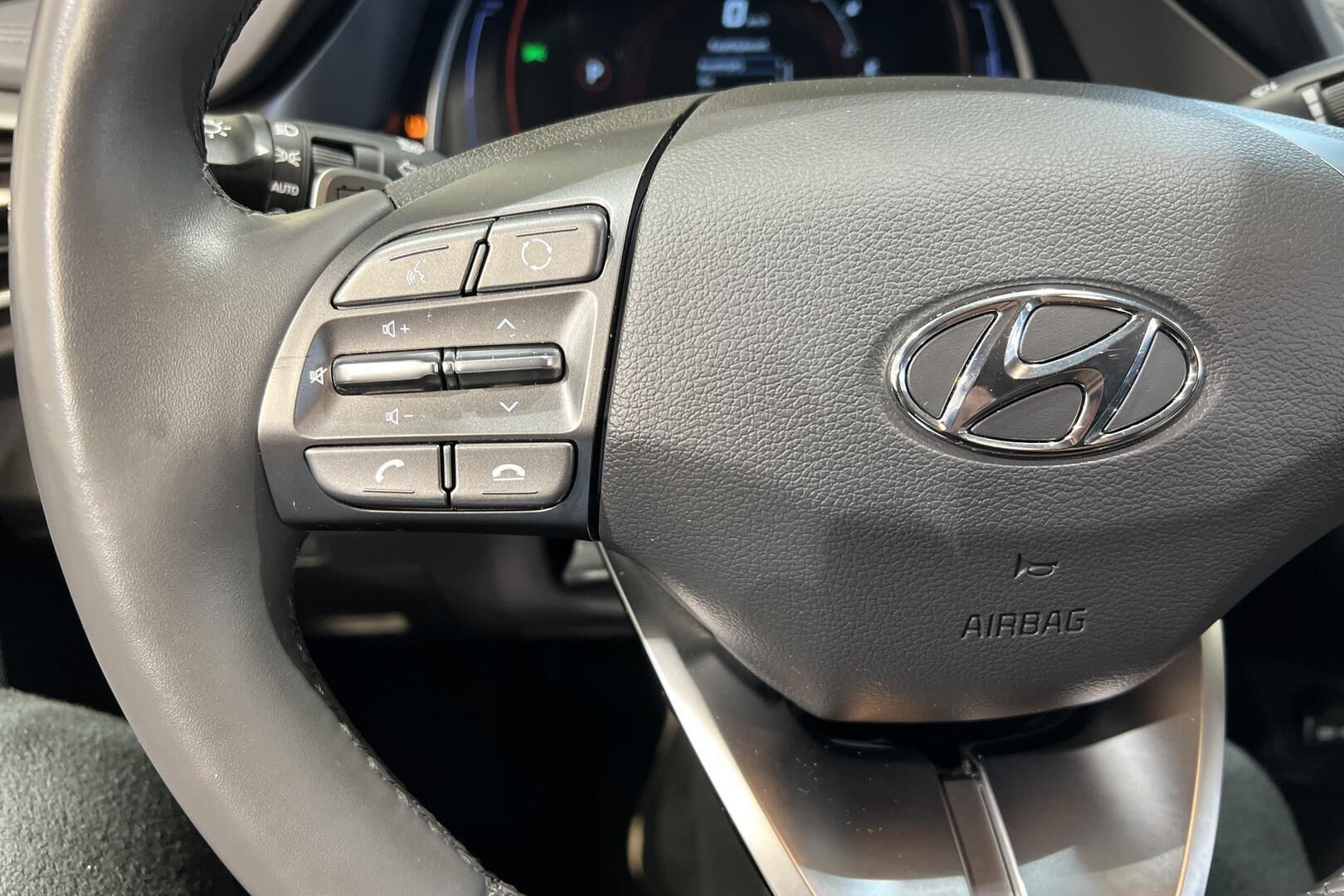Hyundai IONIQ electric iso kuva 23