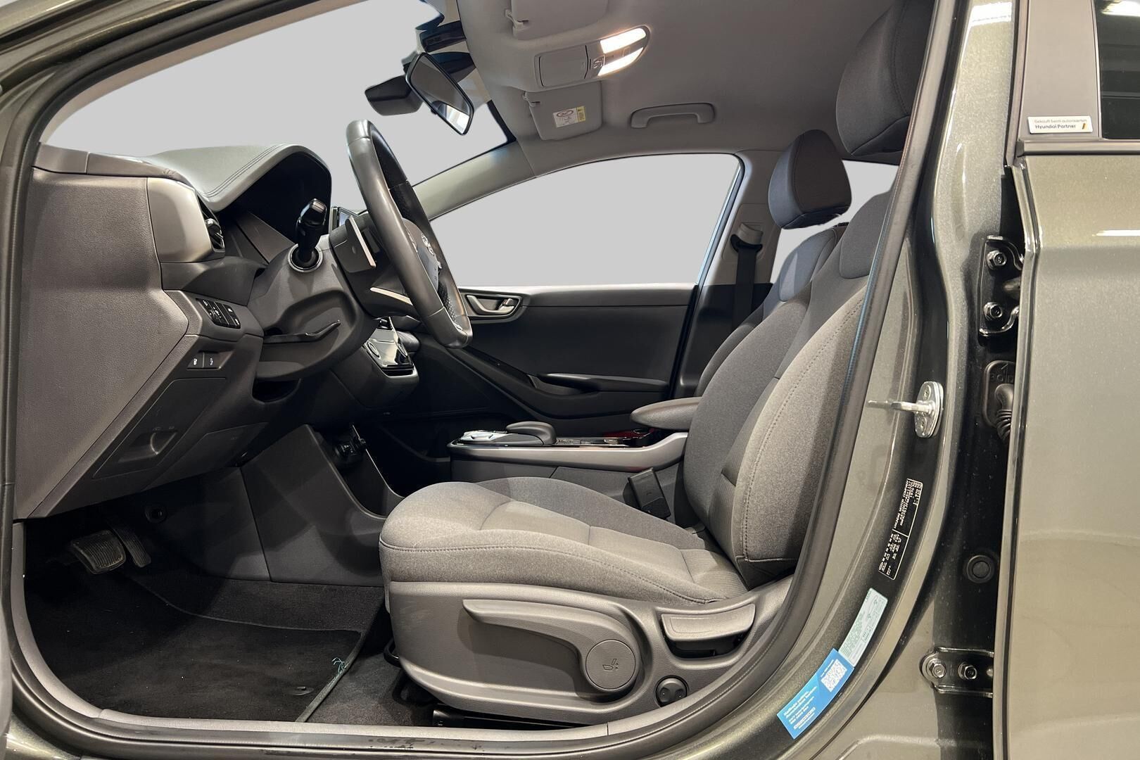 Hyundai IONIQ electric iso kuva 9