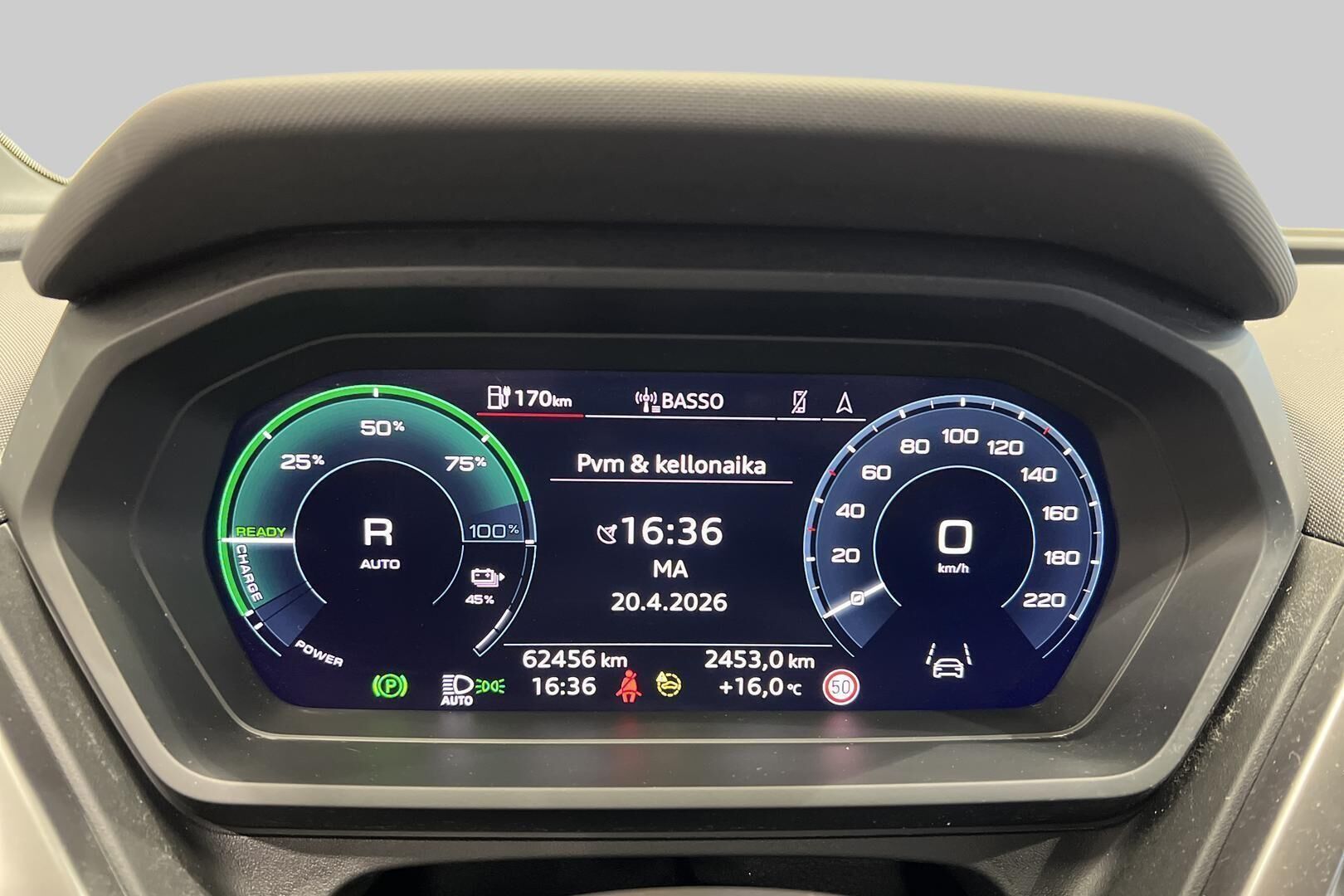 Audi Q4 e-tron iso kuva 14