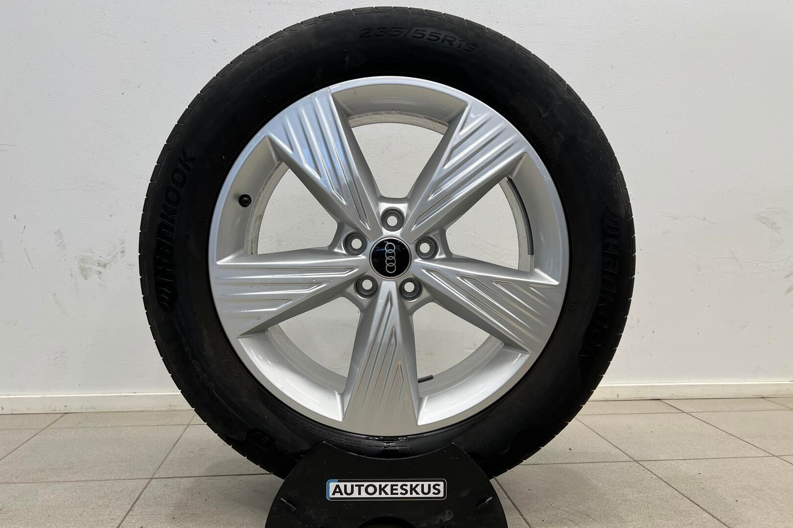 Audi Q4 e-tron iso kuva 35